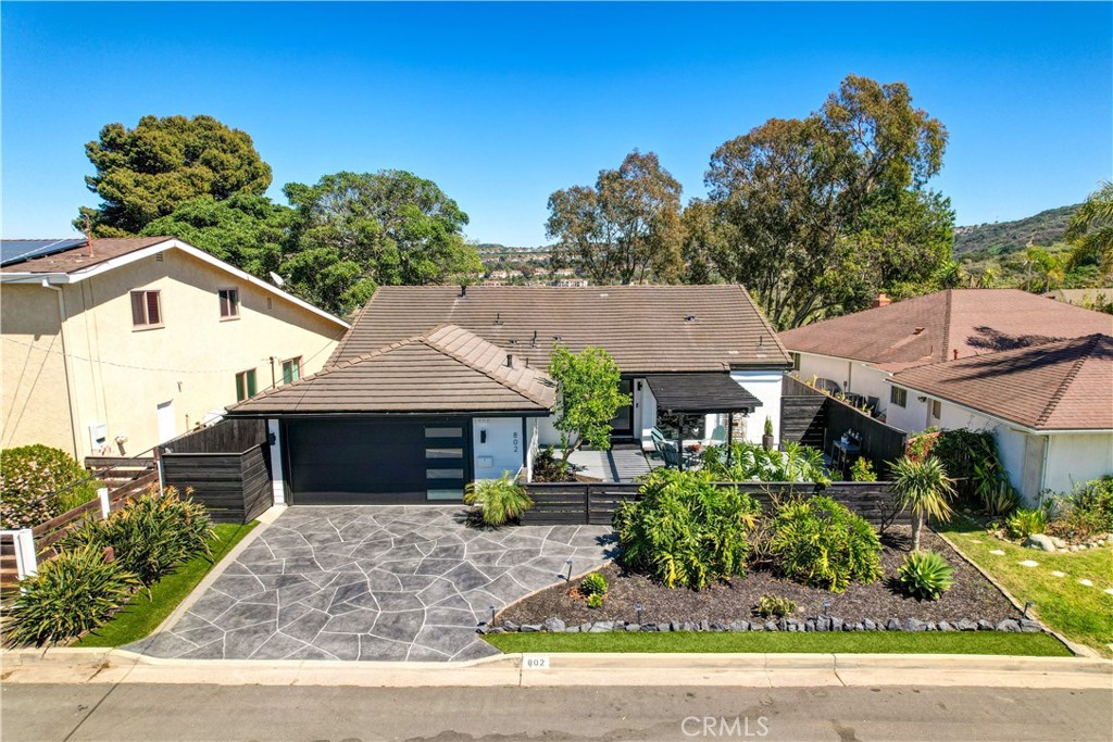 802 Avenida Presidio