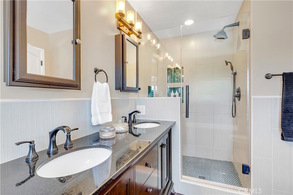 802 Avenida Presidio