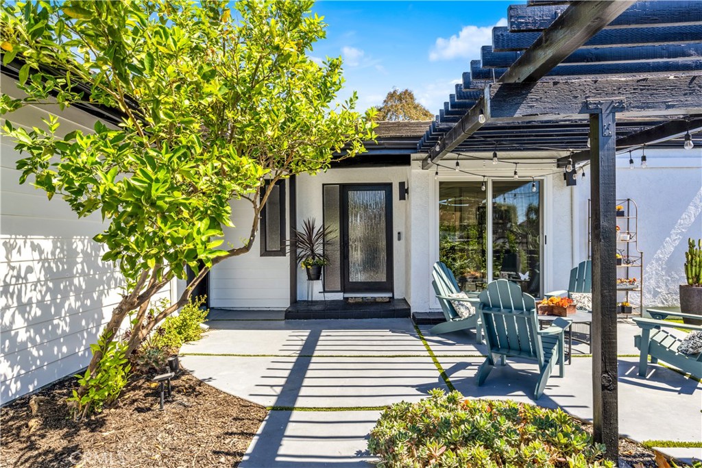 802 Avenida Presidio
