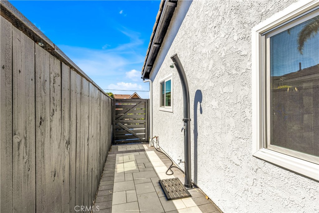 802 Avenida Presidio