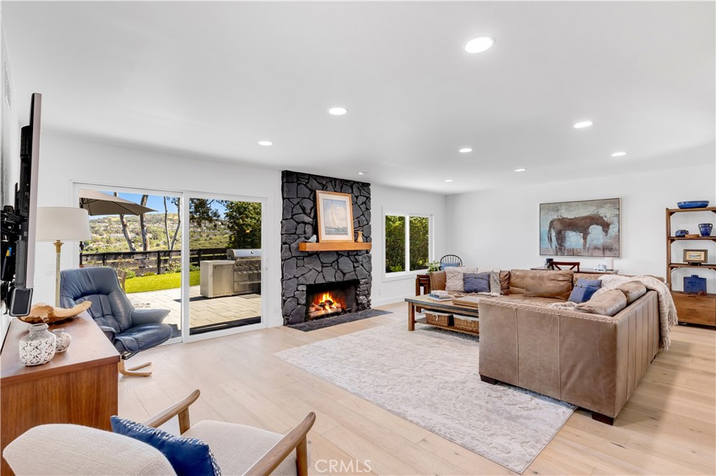 802 Avenida Presidio