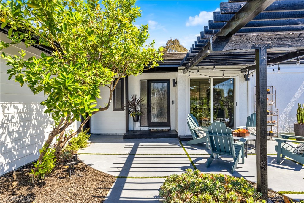 802 Avenida Presidio