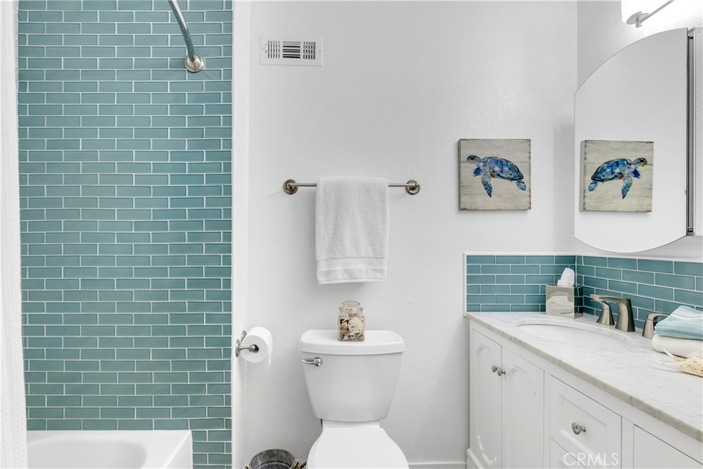 802 Avenida Presidio