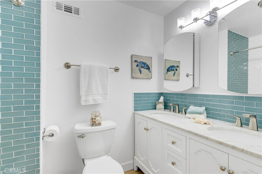 802 Avenida Presidio