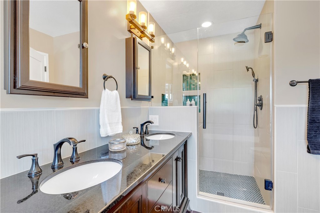 802 Avenida Presidio