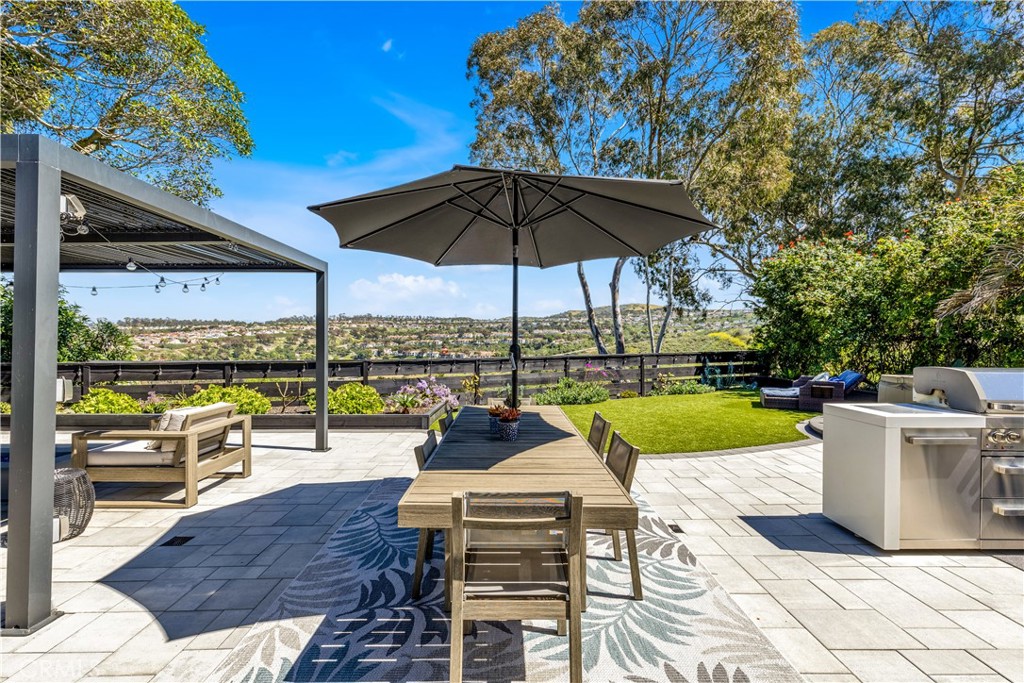 802 Avenida Presidio