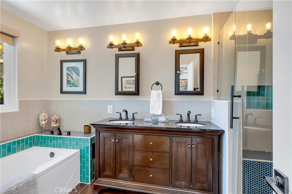 802 Avenida Presidio