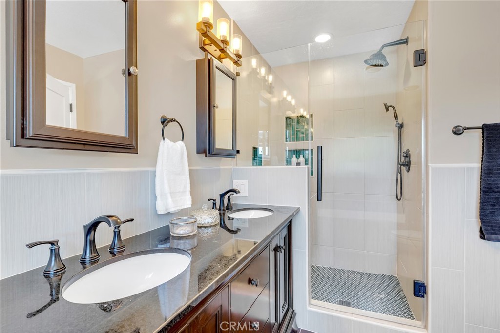 802 Avenida Presidio