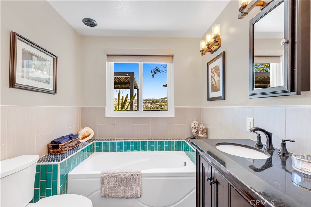 802 Avenida Presidio