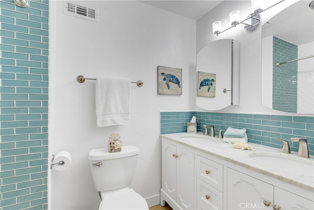 802 Avenida Presidio