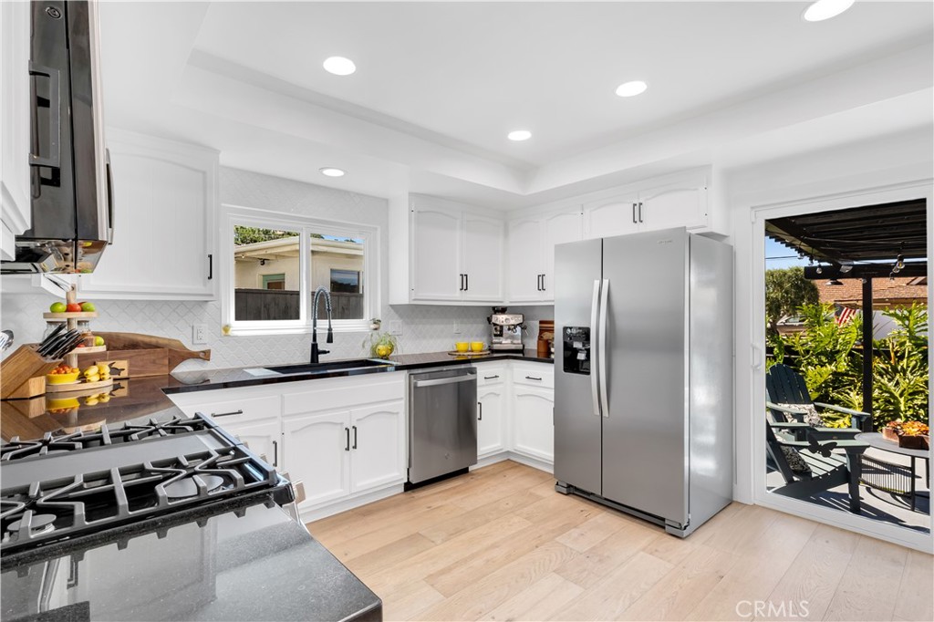 802 Avenida Presidio