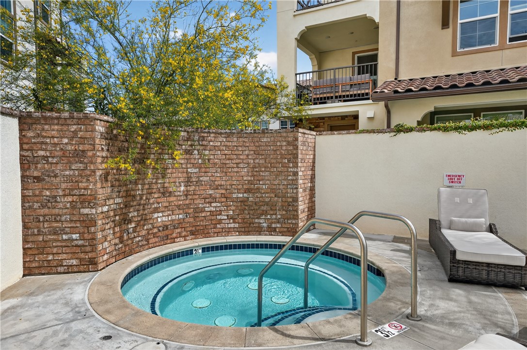 415 Besalu Terrace