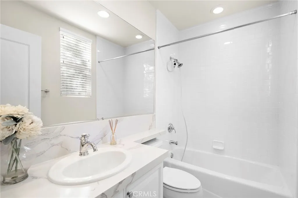2290 Redwood