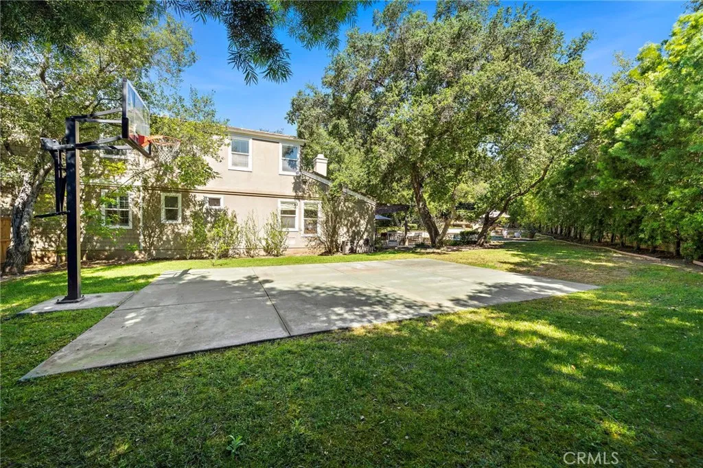 2290 Redwood