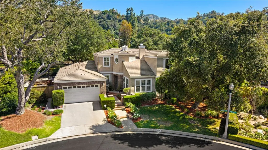 2290 Redwood