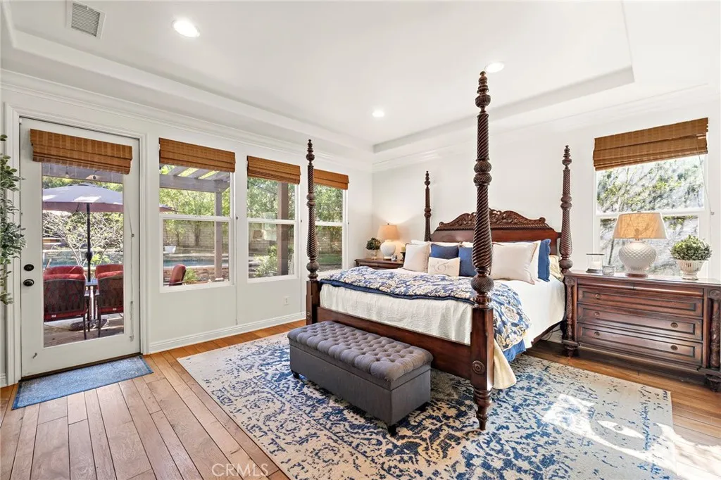2290 Redwood