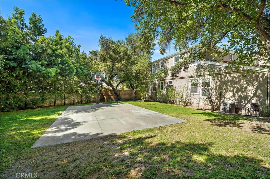 2290 Redwood