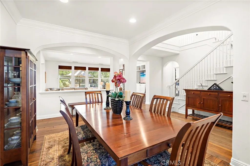 2290 Redwood