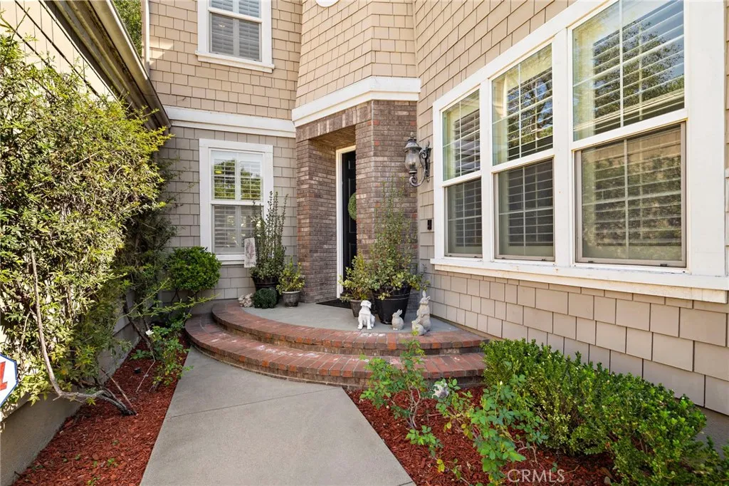 2290 Redwood