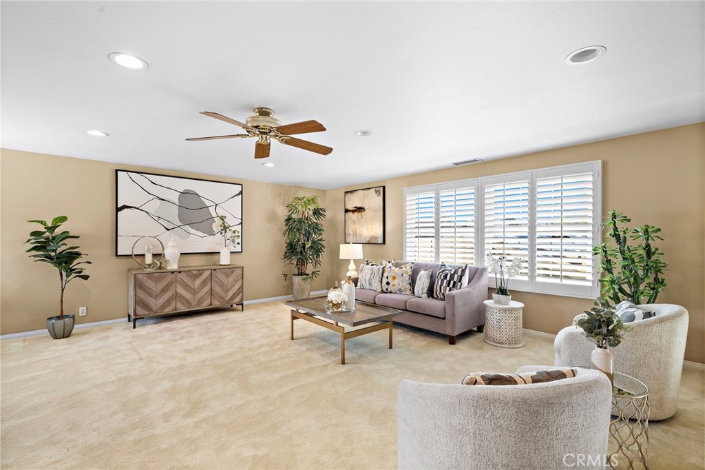 16805 Redwood Street