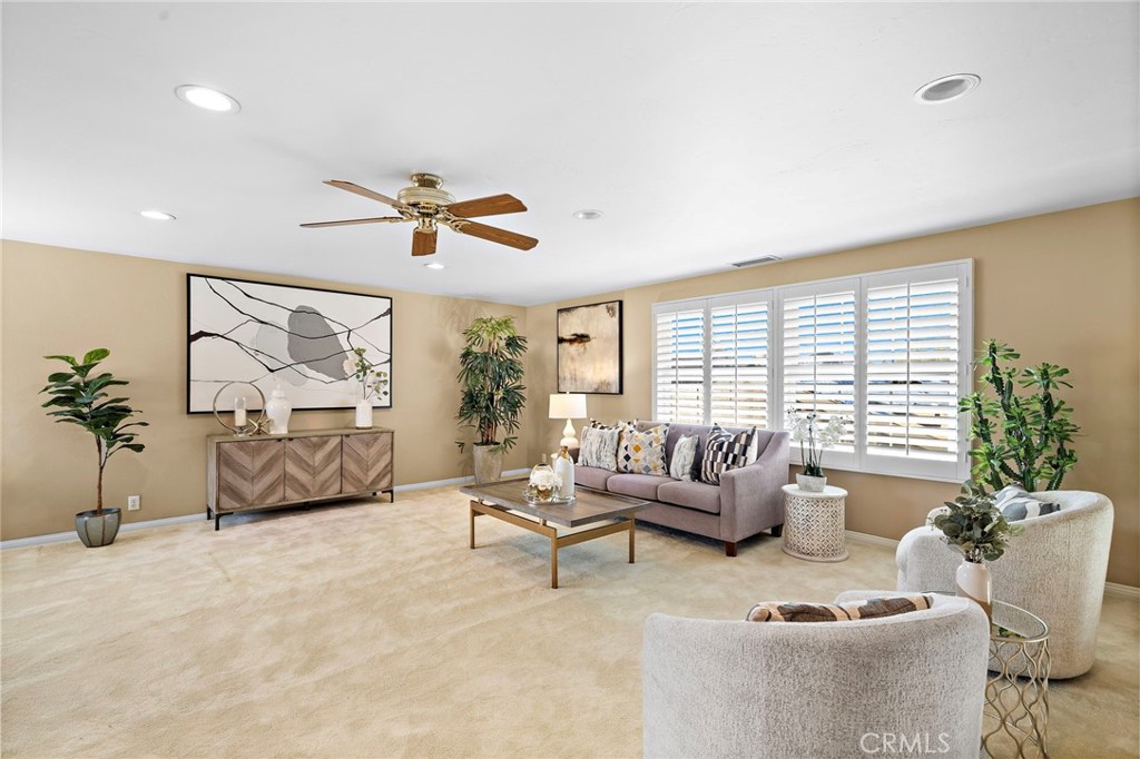 16805 Redwood Street