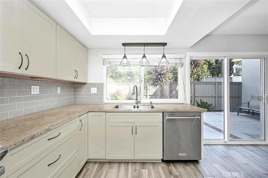 7021 Seal Circle