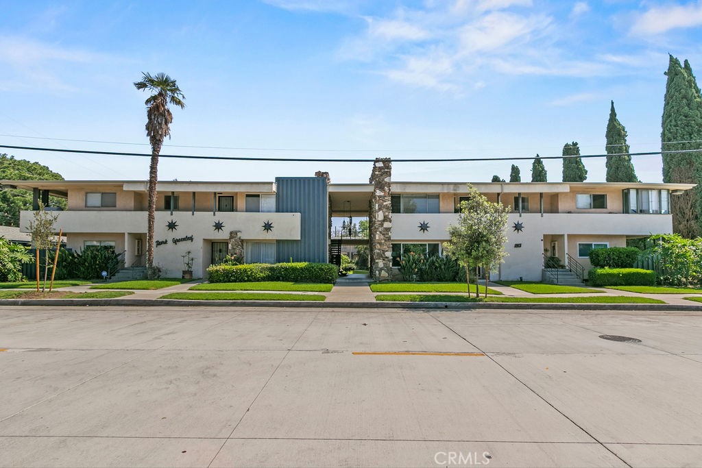 1801 Greenleaf Street 15