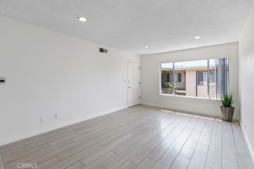 1801 Greenleaf Street 15