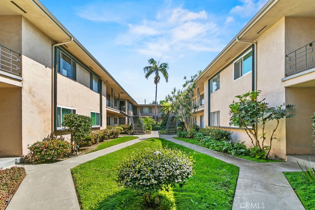 1801 Greenleaf Street 15