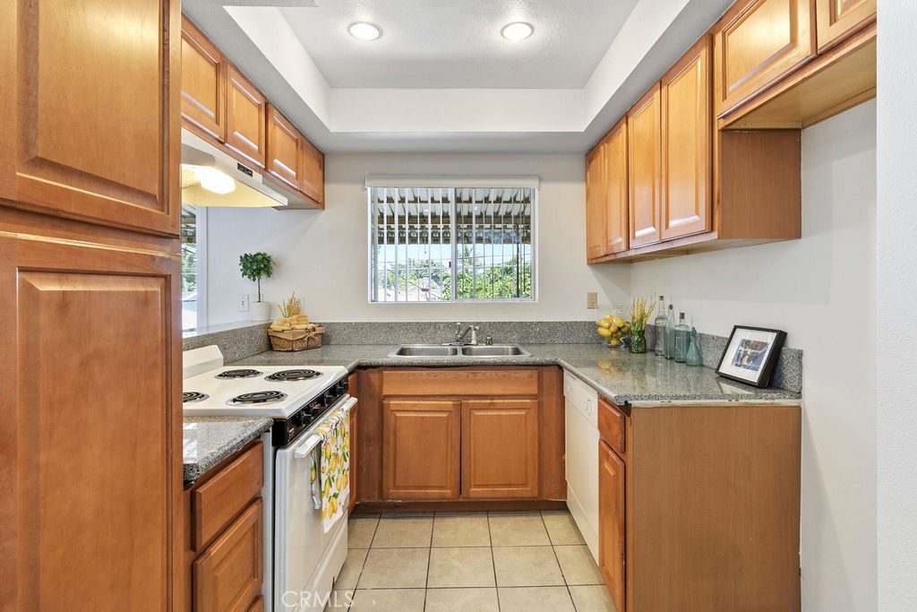 1801 Greenleaf Street 15