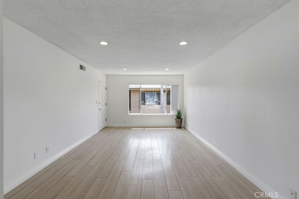 1801 Greenleaf Street 15