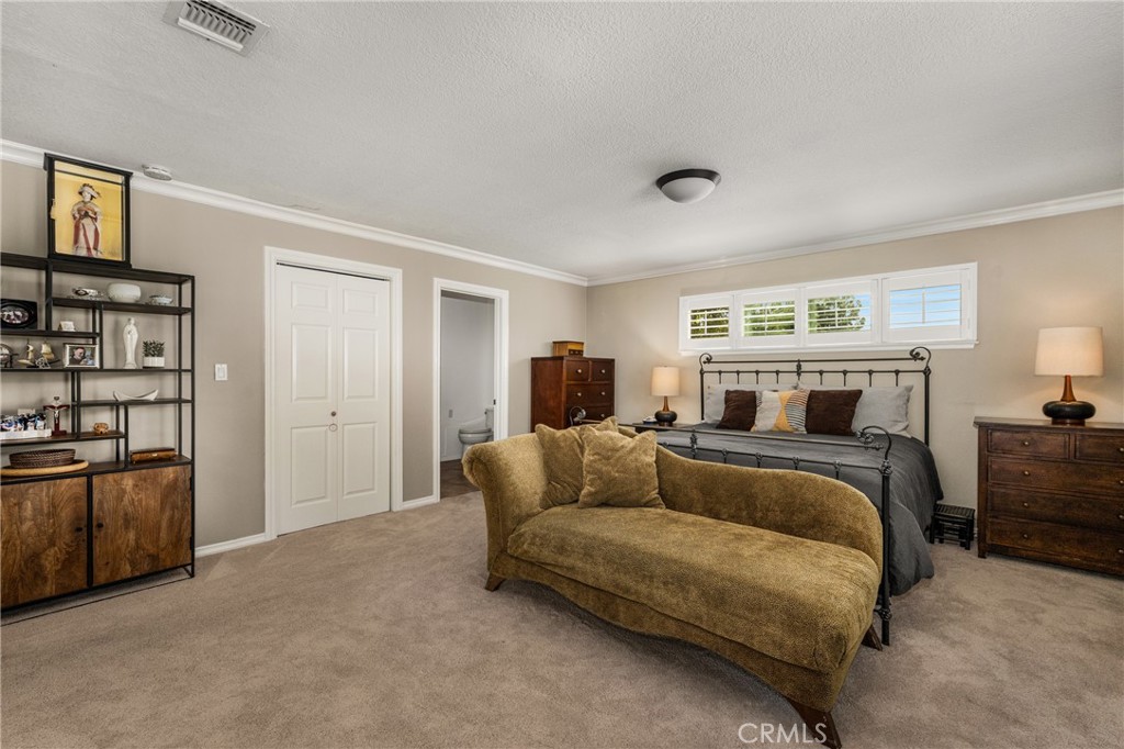 1360 Dana Pl