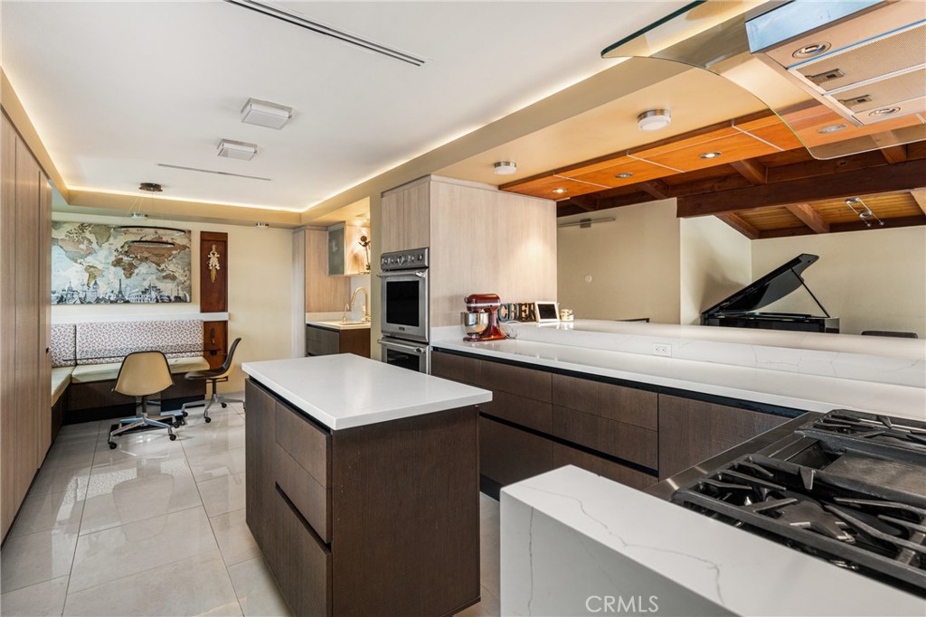 1360 Dana Pl
