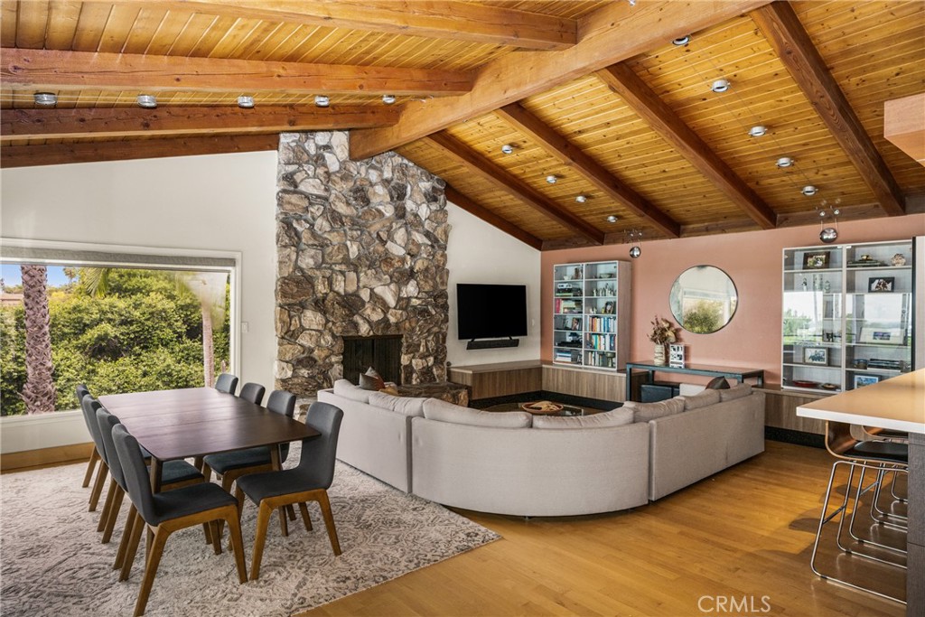 1360 Dana Pl