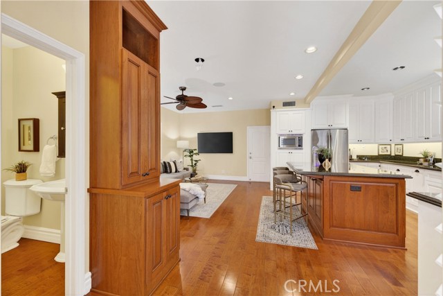 120 N Loreta WALK