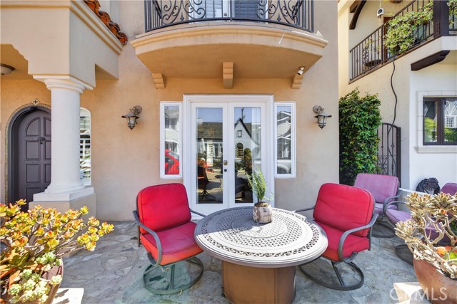 120 N Loreta WALK