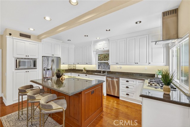 120 N Loreta WALK