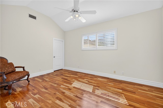 120 N Loreta WALK