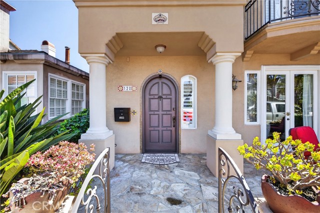 120 N Loreta WALK