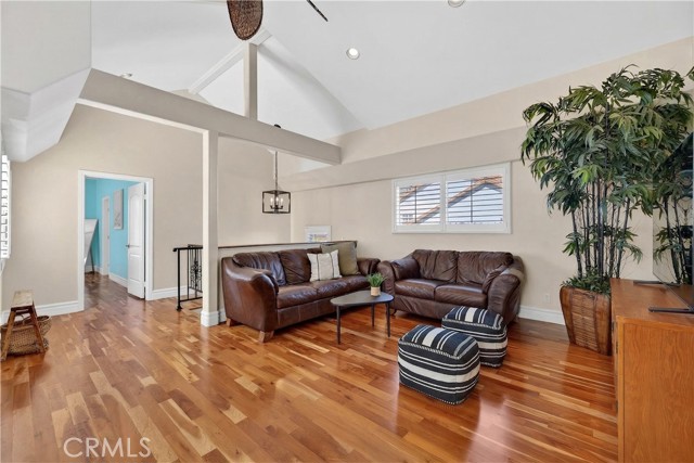 120 N Loreta WALK