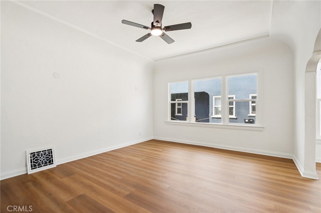 1112 W 64th Street