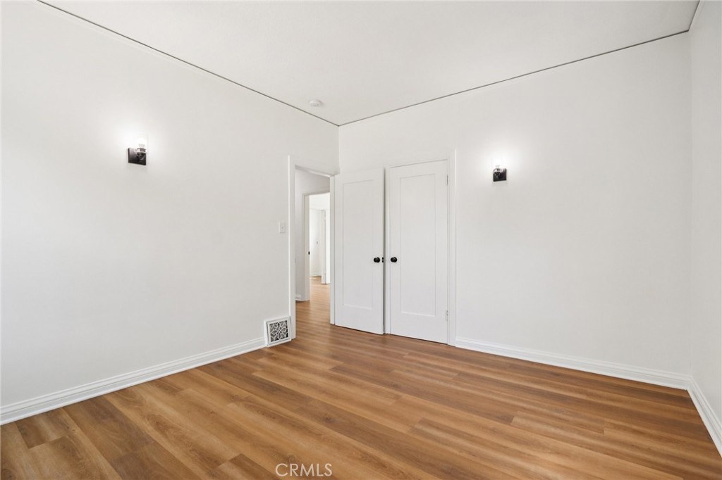 1112 W 64th Street