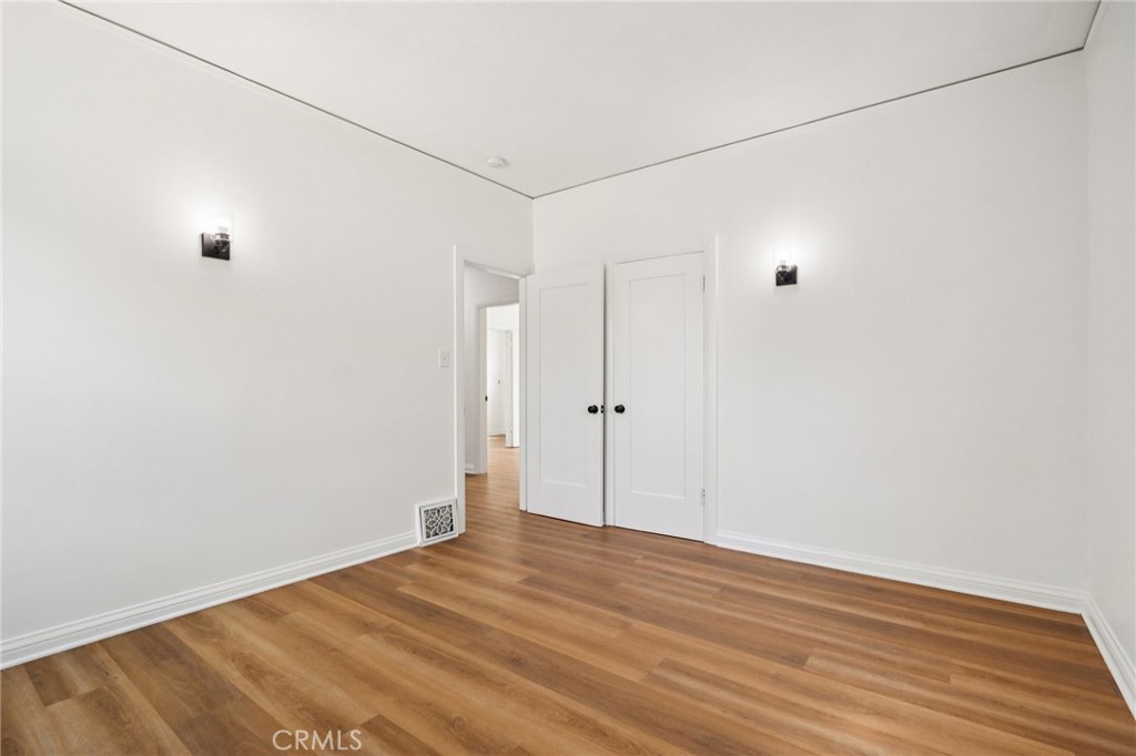 1112 W 64th Street