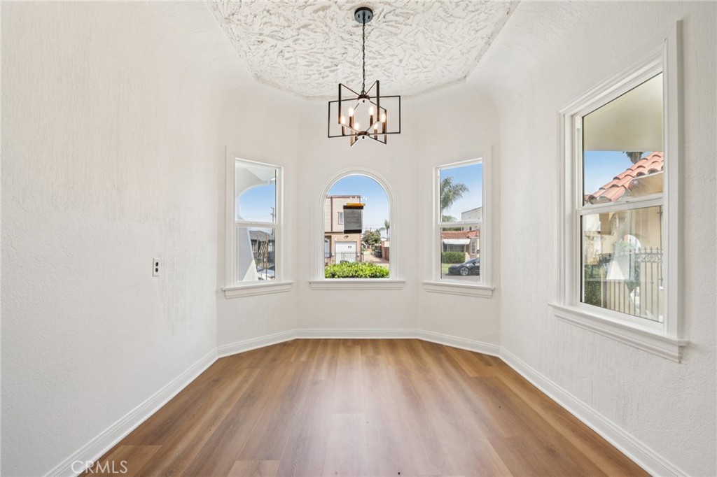 1112 W 64th Street