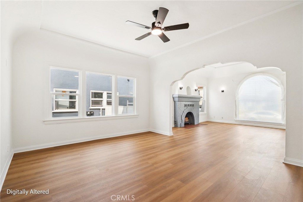1112 W 64th Street