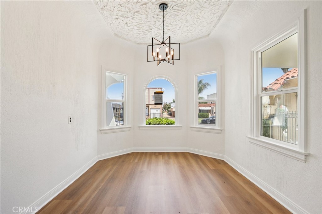 1112 W 64th Street