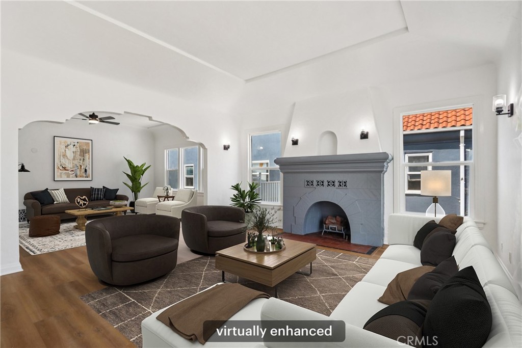 1112 W 64th Street