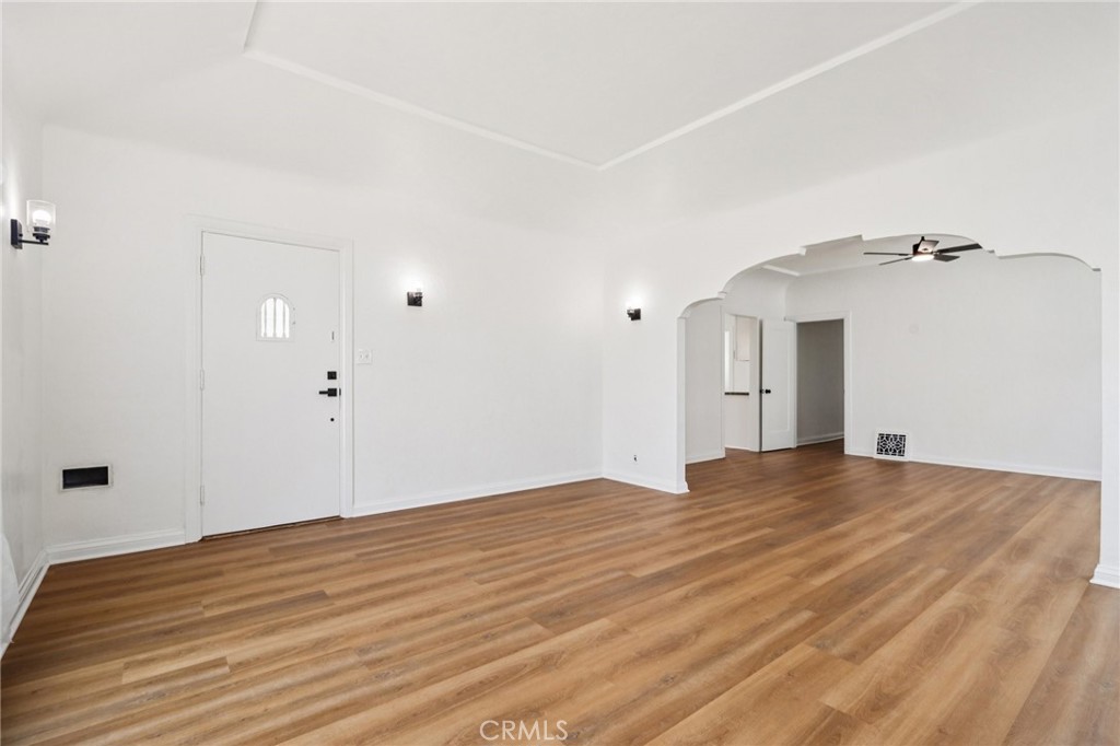 1112 W 64th Street