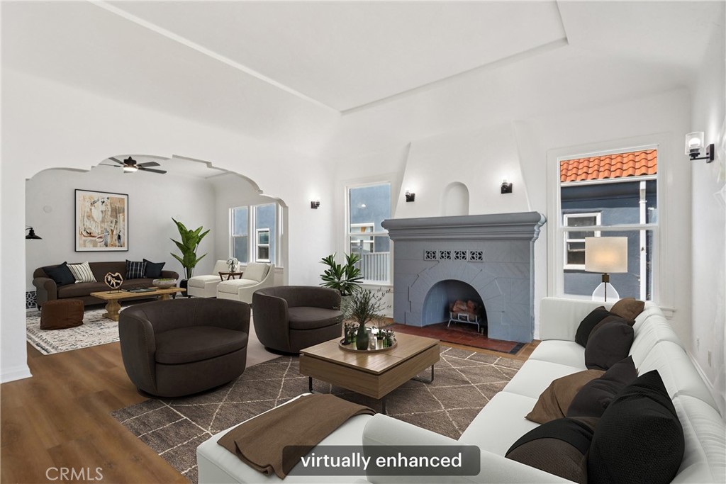 1112 W 64th Street