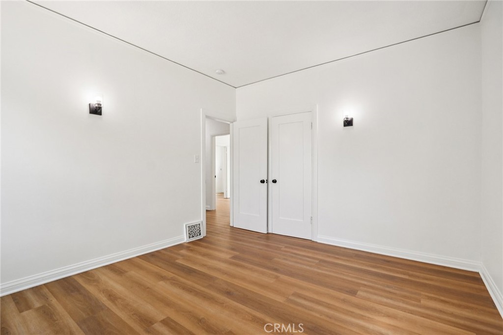 1112 W 64th Street